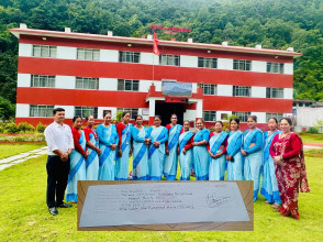 बडिगाडका स्वयंसेविकाद्वारा बाढिपिडितका लागि १ लाख रुपैयाँ सहयोग